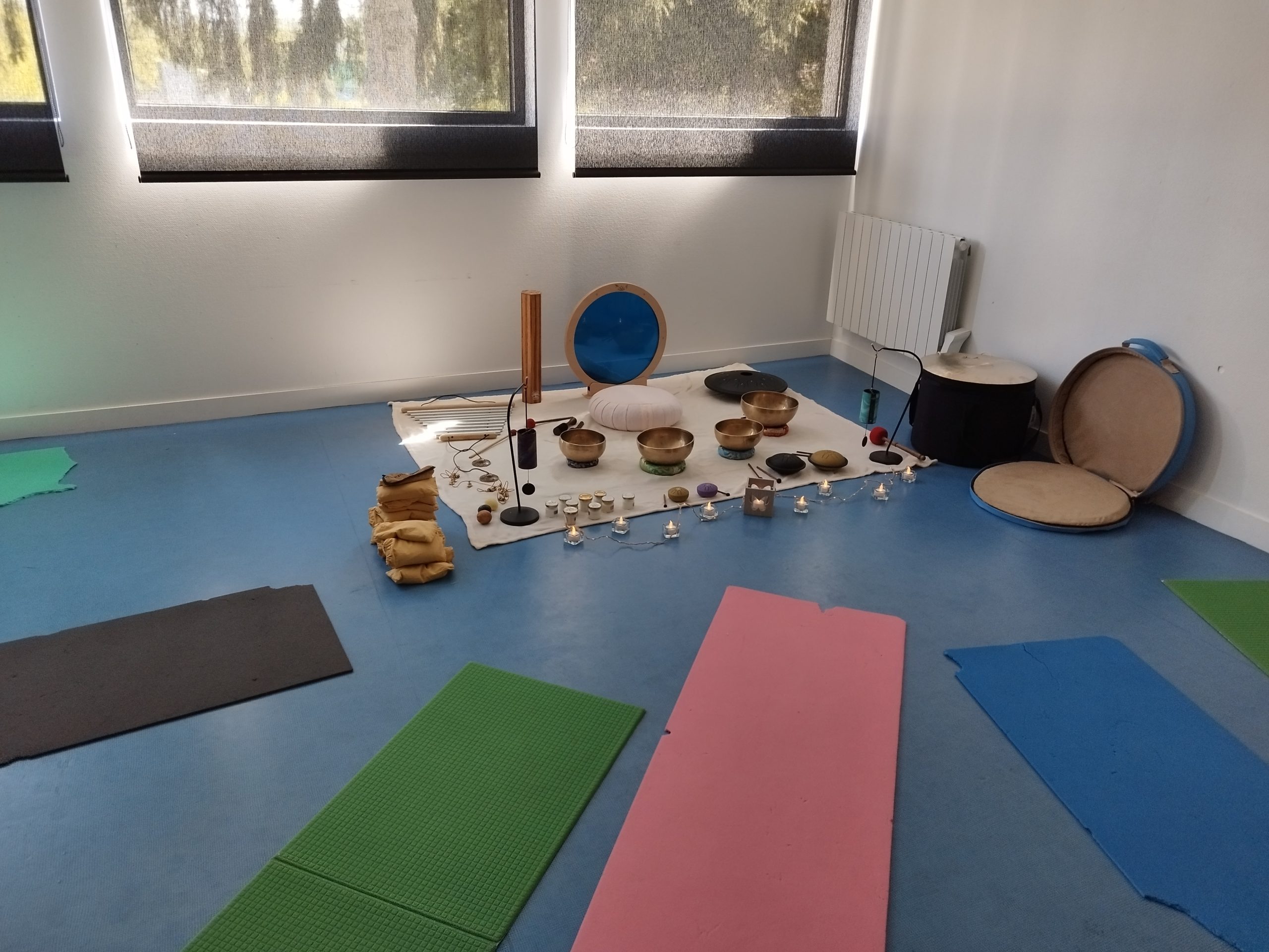 Enfants en atelier relaxation et musique